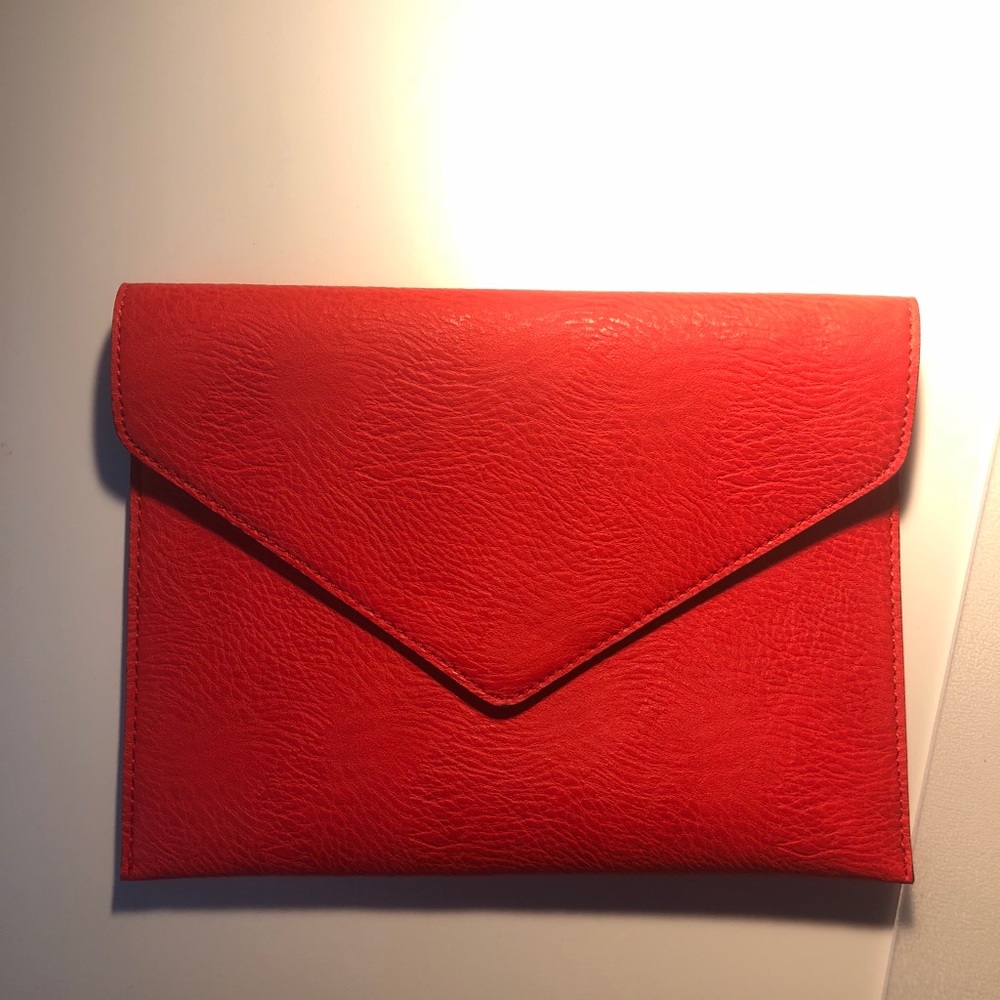 FLAT ENVELOPE CLUTCH